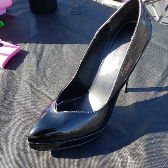 Shoes - Picture 3 of 3